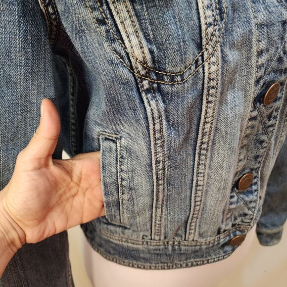 American Eagle Outfitters Denim Front Pockets Faded Jacket, Size Medium - Picture 5 of 14